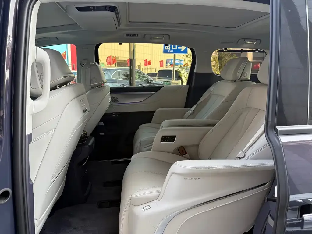 Buick GL8 Hybrid — фото 6