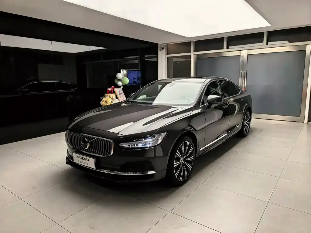 Volvo S90 2025 из CN, фото 1