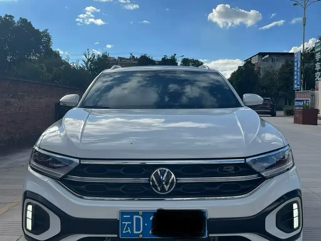 Volkswagen T-Roc 2023 из CN, фото 2