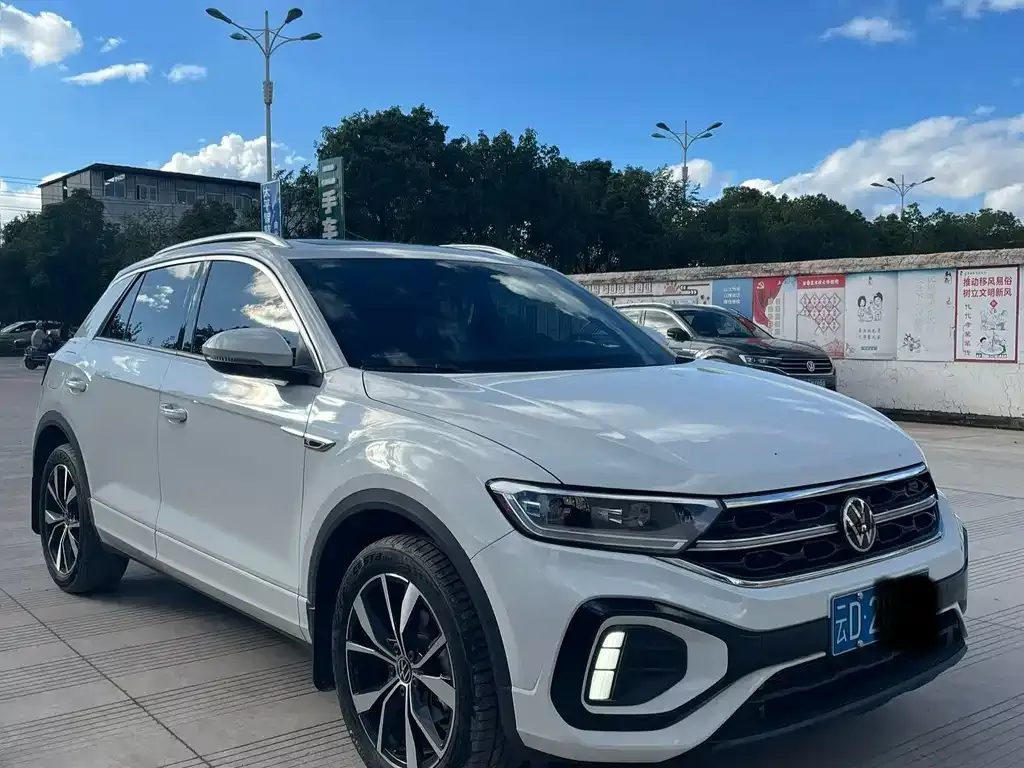 Volkswagen T-Roc 2023 из CN, фото 3