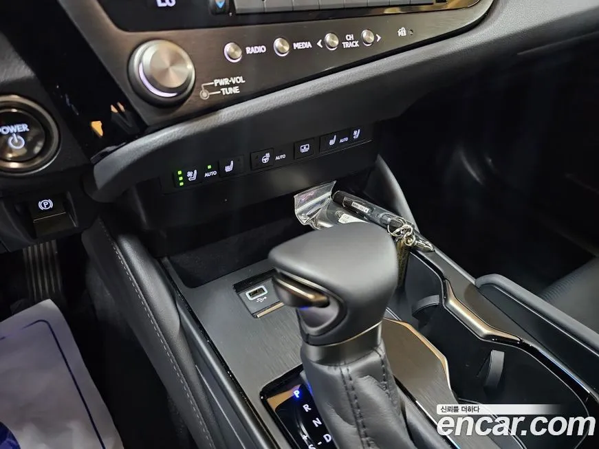 Lexus ES 2025 из KR, фото 9