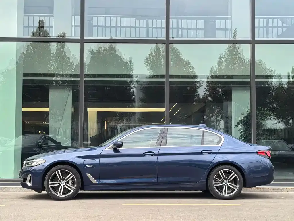 BMW 5 Series New Energy 2023 из CN, фото 2