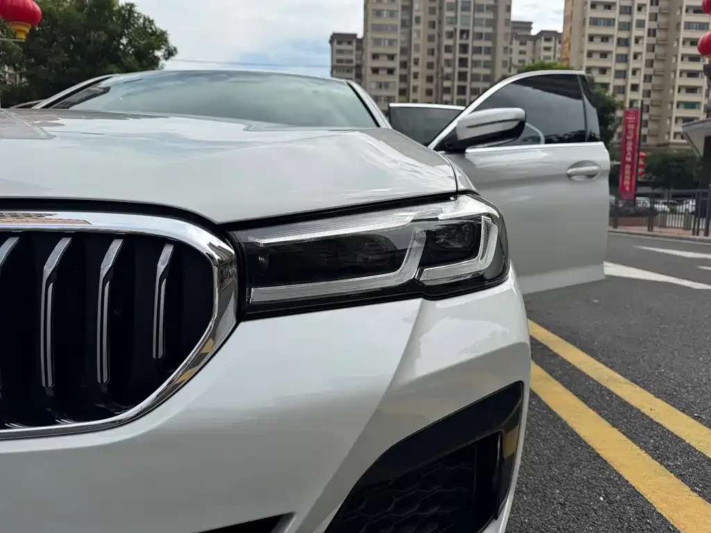 BMW 5 Series — фото 10