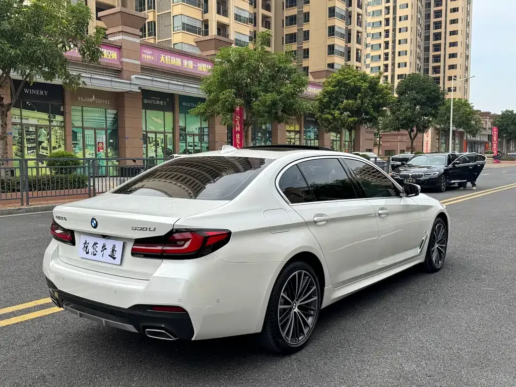 BMW 5 Series — фото 4