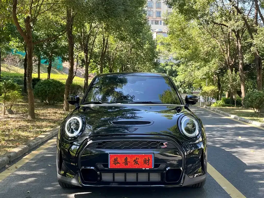 MINI Cooper (3-door) 2024 из CN, фото 2