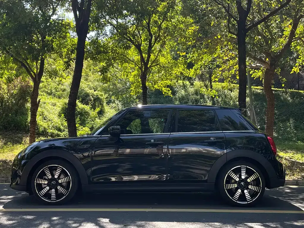 MINI Cooper (3-door) 2024 из CN, фото 8