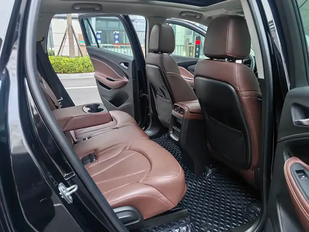 Buick Envision Plus — фото 8