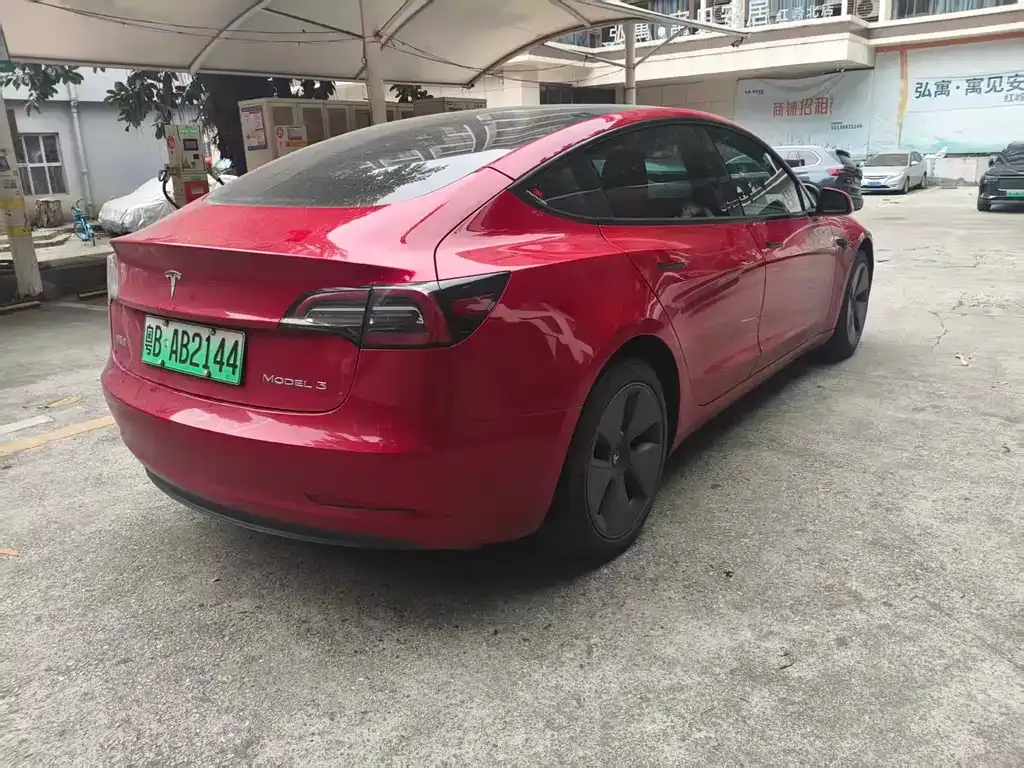 Tesla Model 3 — фото 6