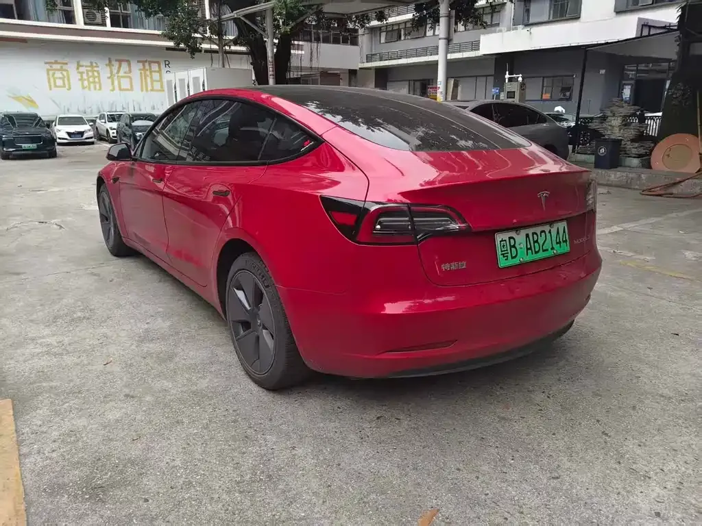 Tesla Model 3 — фото 7
