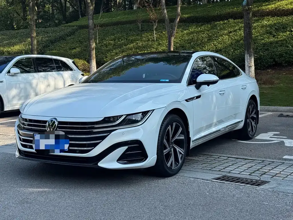 Volkswagen CC 2024 из CN, фото 1