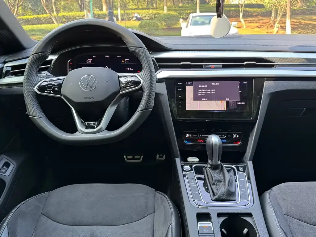 Volkswagen CC 2024 из CN, фото 10