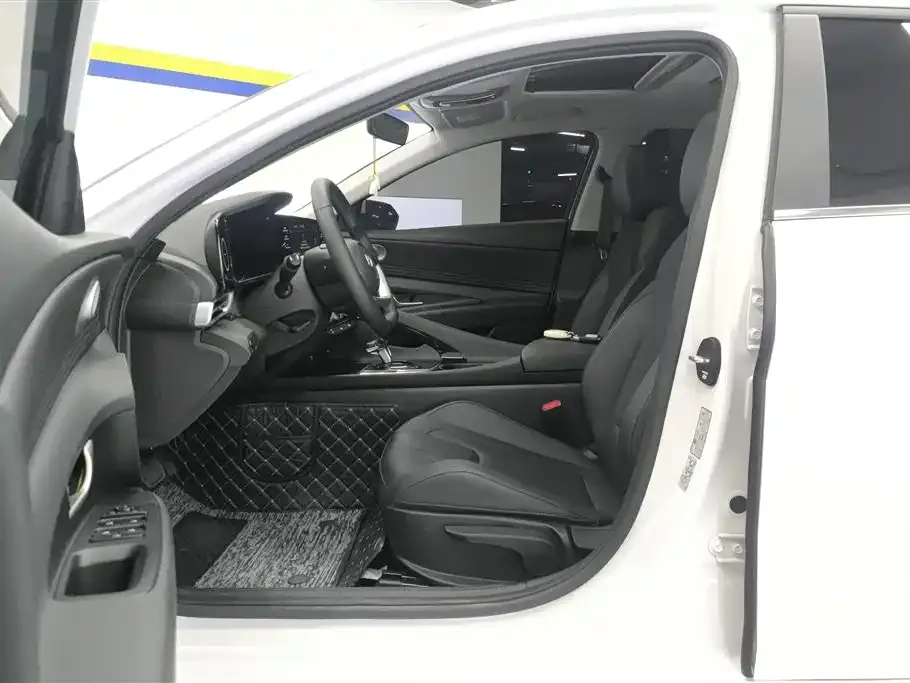 Hyundai Elantra 2024 из CN, фото 9
