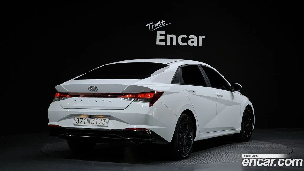 Hyundai AVANTE — фото 2