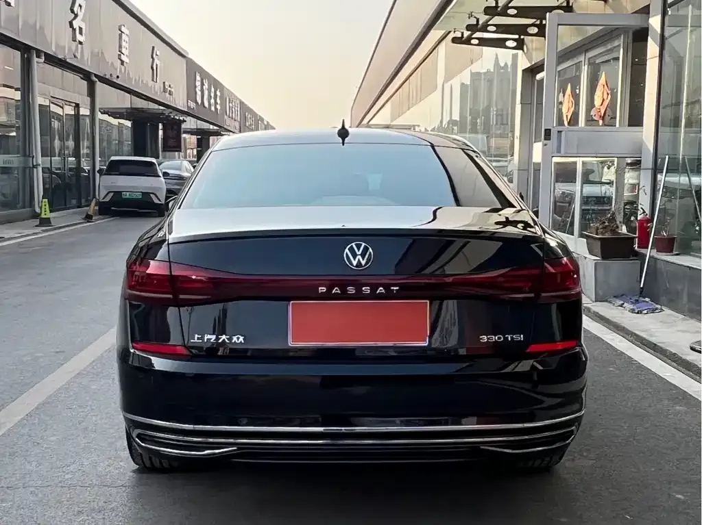 Volkswagen Passat — фото 5