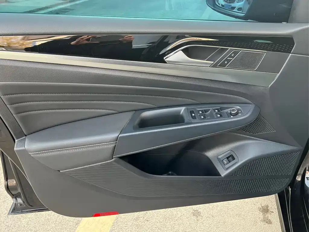 Volkswagen Passat — фото 8
