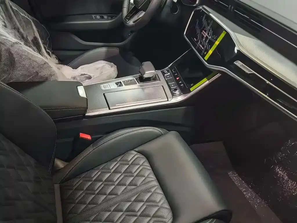 Audi A6L 2025 из CN, фото 6