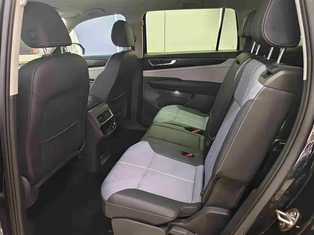 Volkswagen Teramont 2023 из CN, фото 10