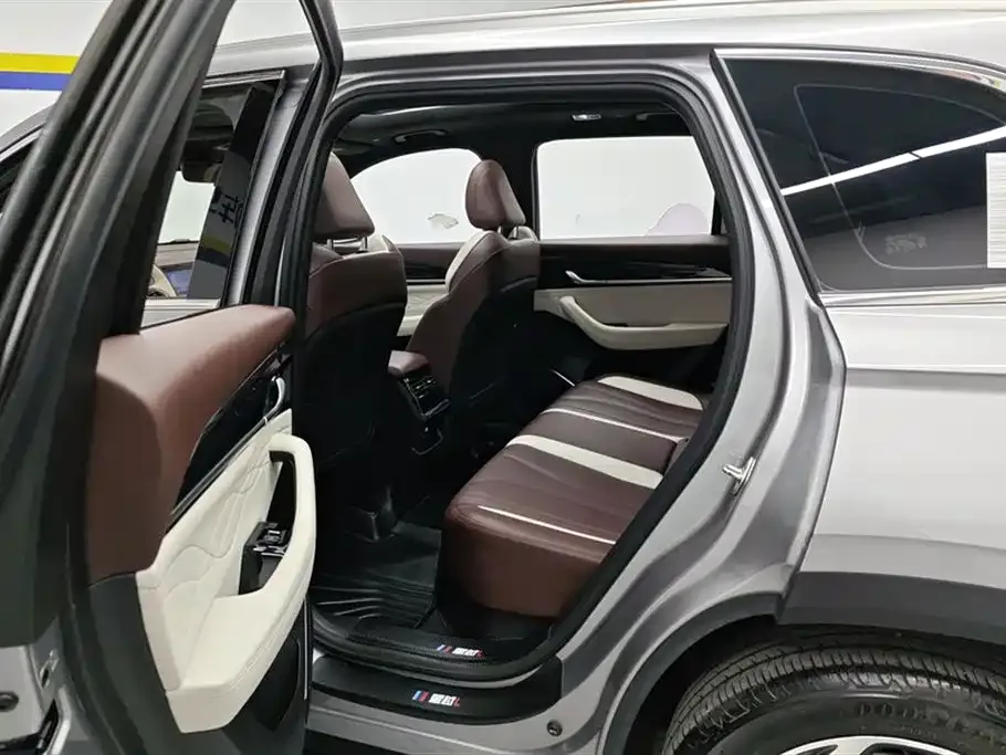 Geely Xingyue L — фото 10