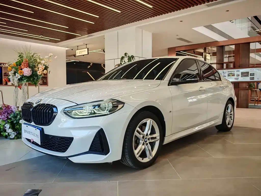 BMW 1 Series 2022 из CN, фото 1