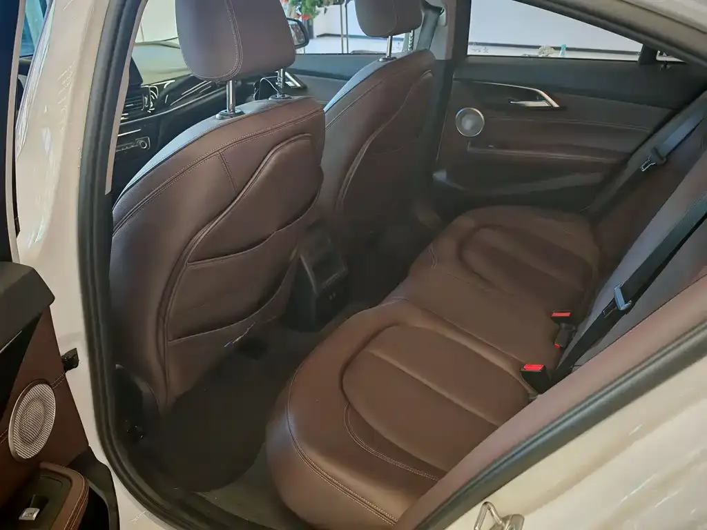 BMW 1 Series 2022 из CN, фото 6