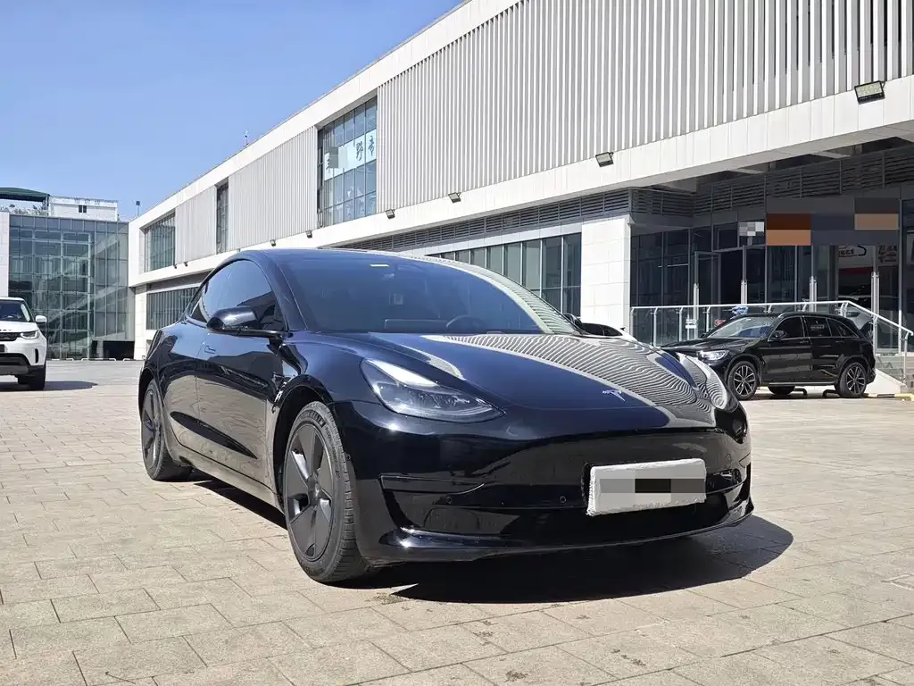 Tesla Model 3 — фото 3