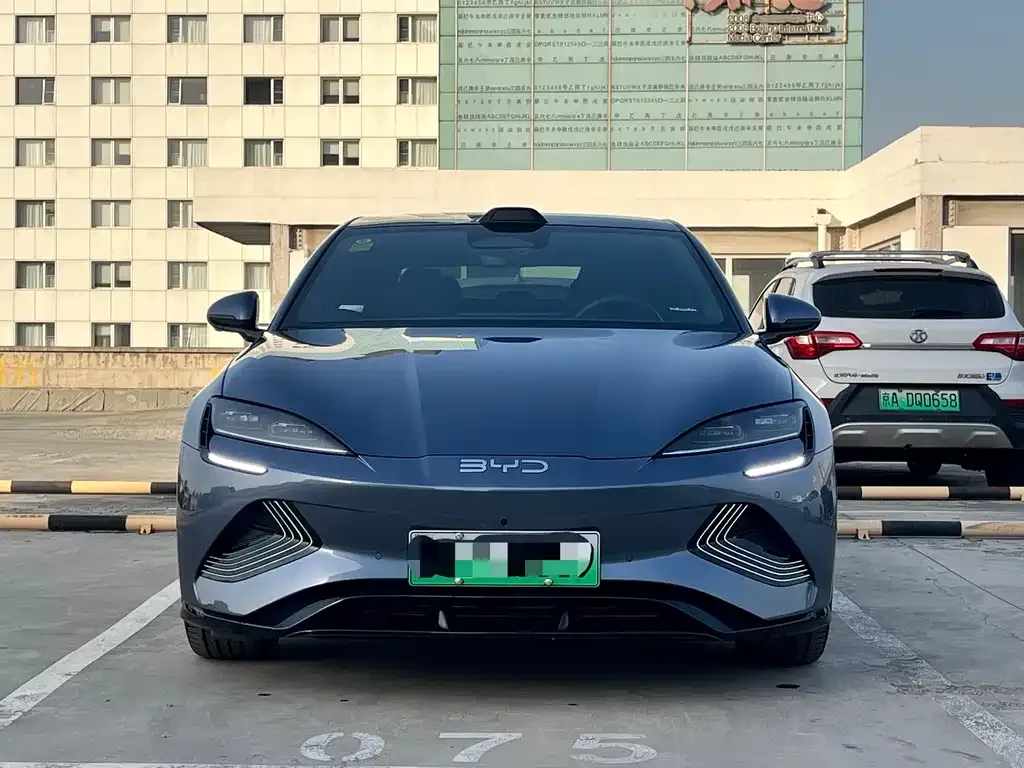 BYD Seal — фото 2