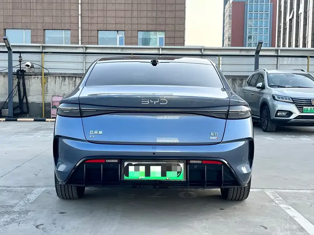 BYD Seal — фото 5