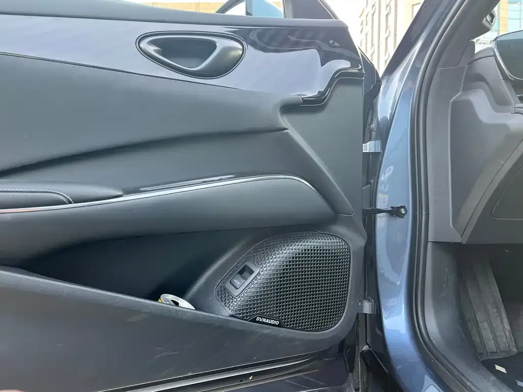 BYD Seal — фото 9