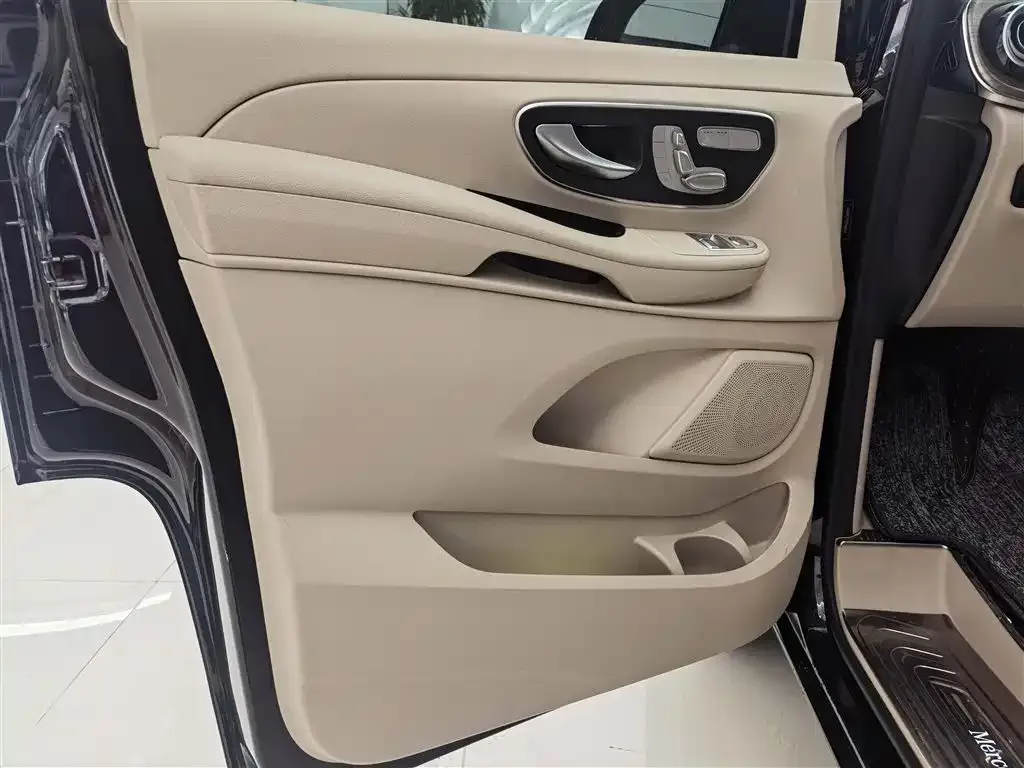 Mercedes-Benz V-Class 2025 из CN, фото 8