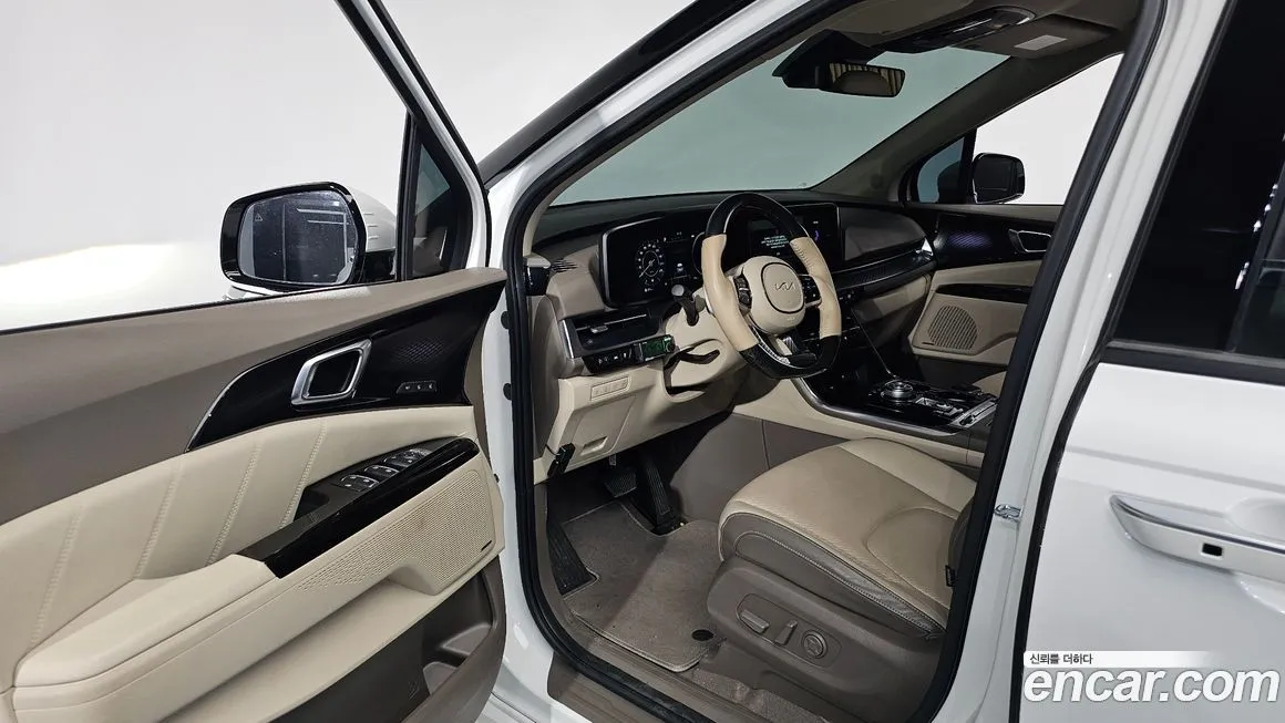 Kia Carnival — фото 10