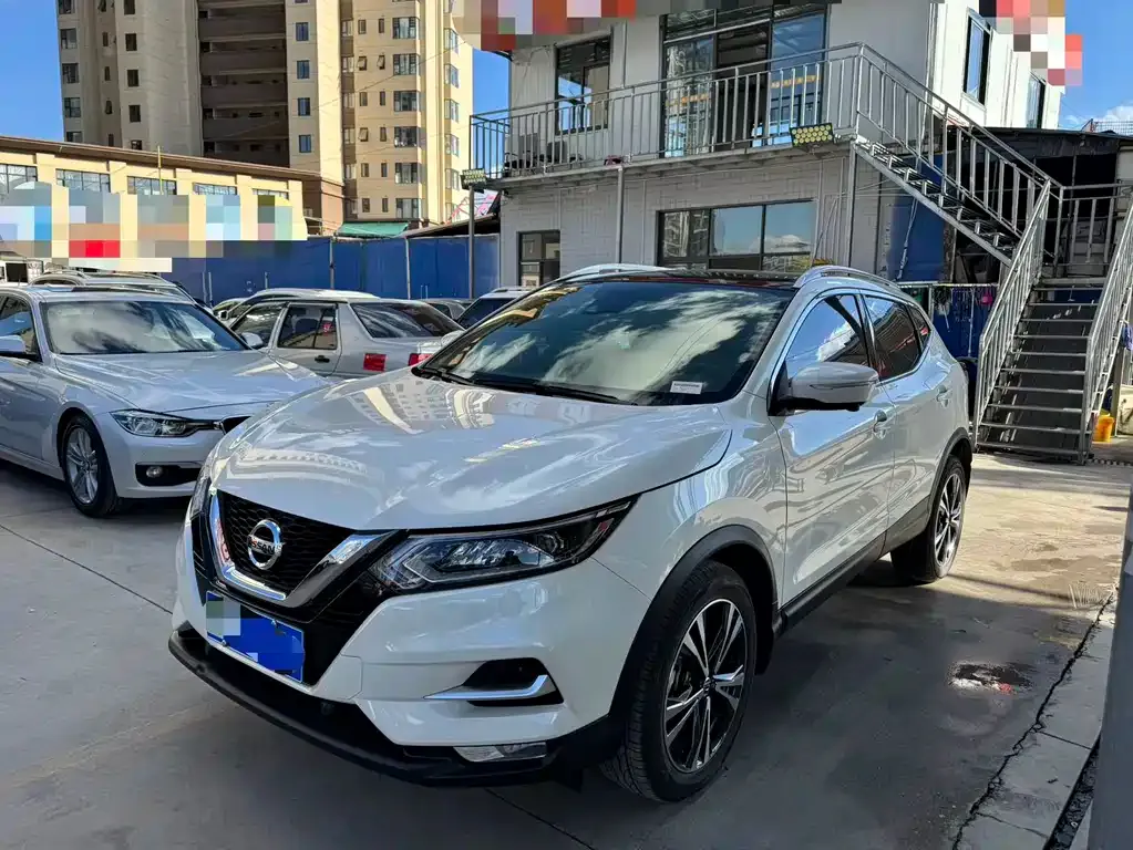 Nissan Qashqai — фото 1