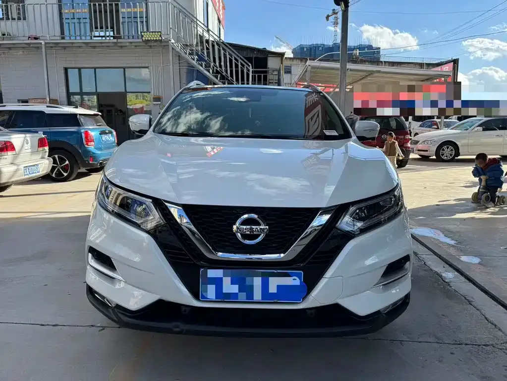 Nissan Qashqai — фото 2