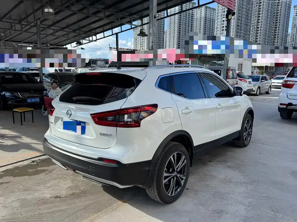 Nissan Qashqai — фото 5