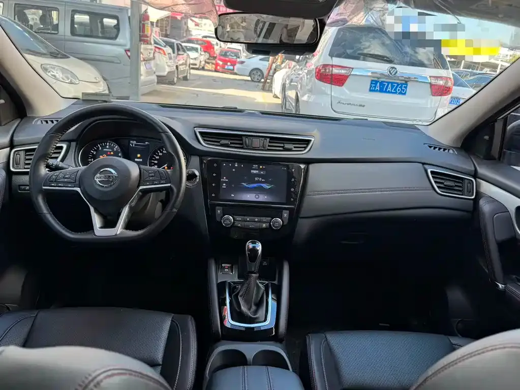 Nissan Qashqai — фото 9