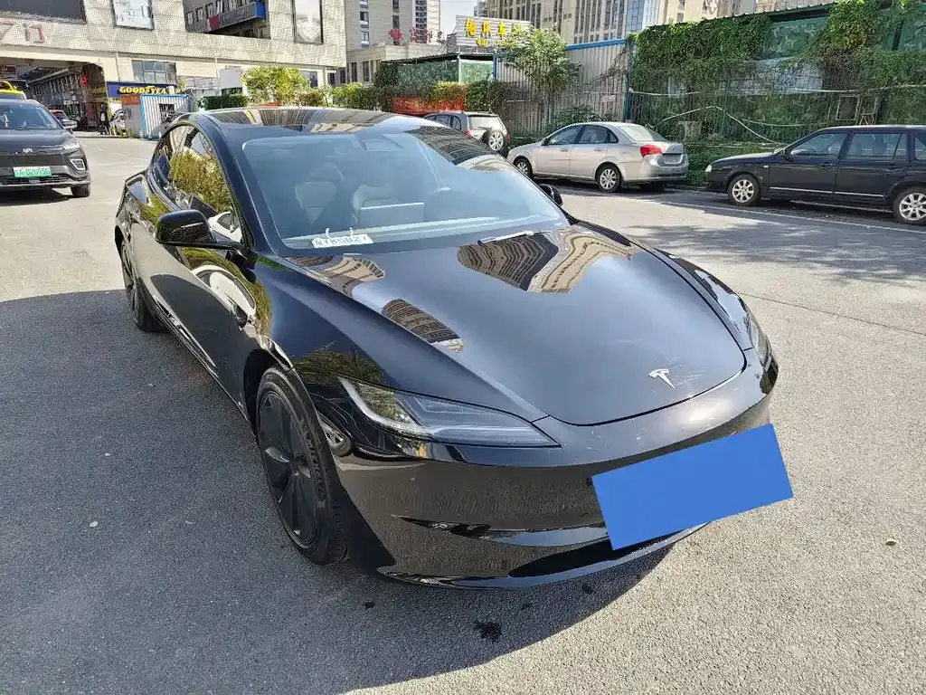 Tesla Model 3 — фото 3