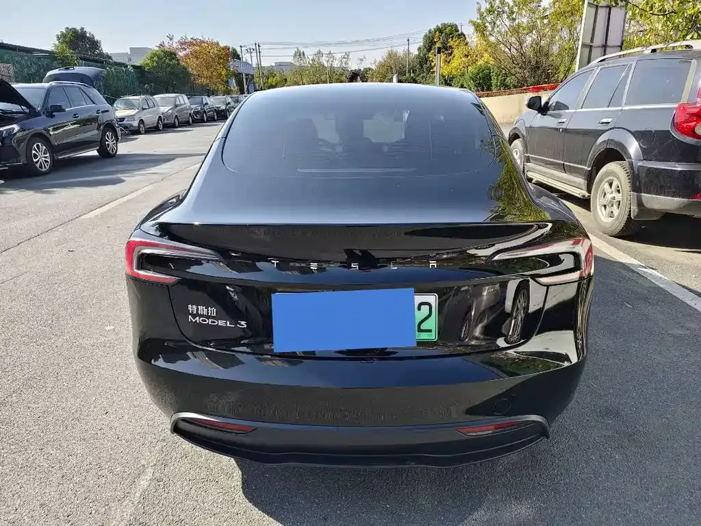 Tesla Model 3 — фото 8