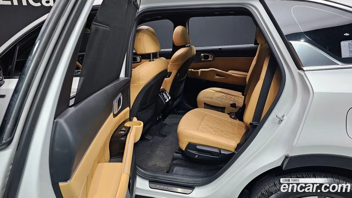 Kia Sorento — фото 10