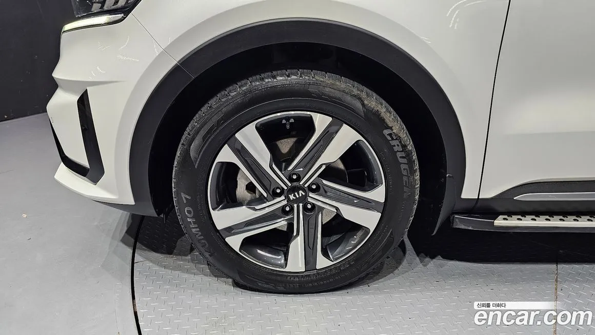 Kia Sorento — фото 5