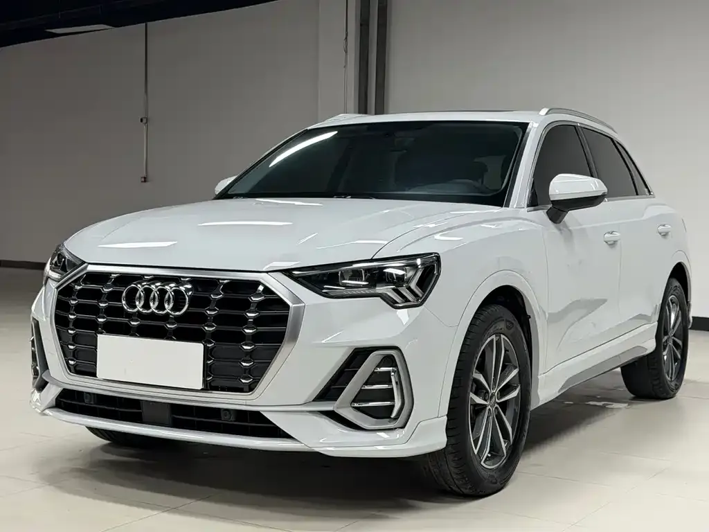 Audi Q3 — фото 1
