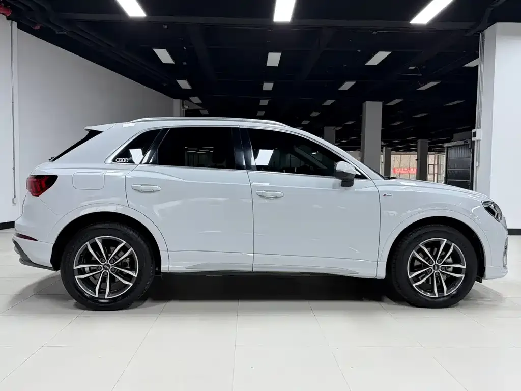Audi Q3 — фото 4