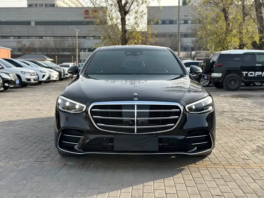 Mercedes-Benz S-Class — фото 1