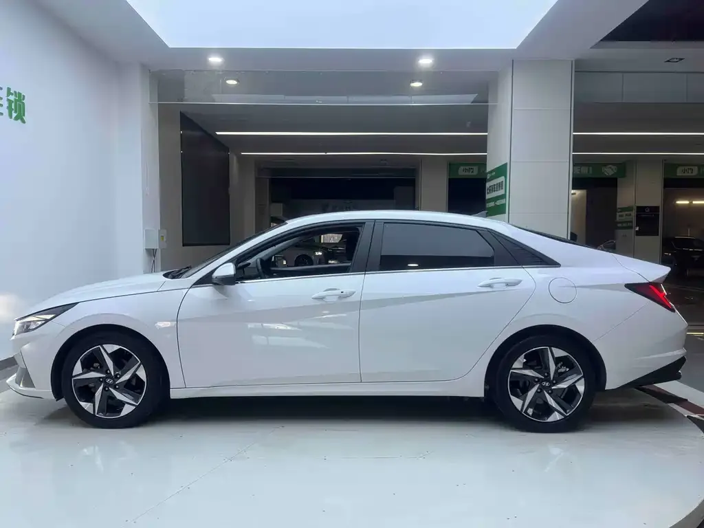 Hyundai Elantra 2022 из CN, фото 7