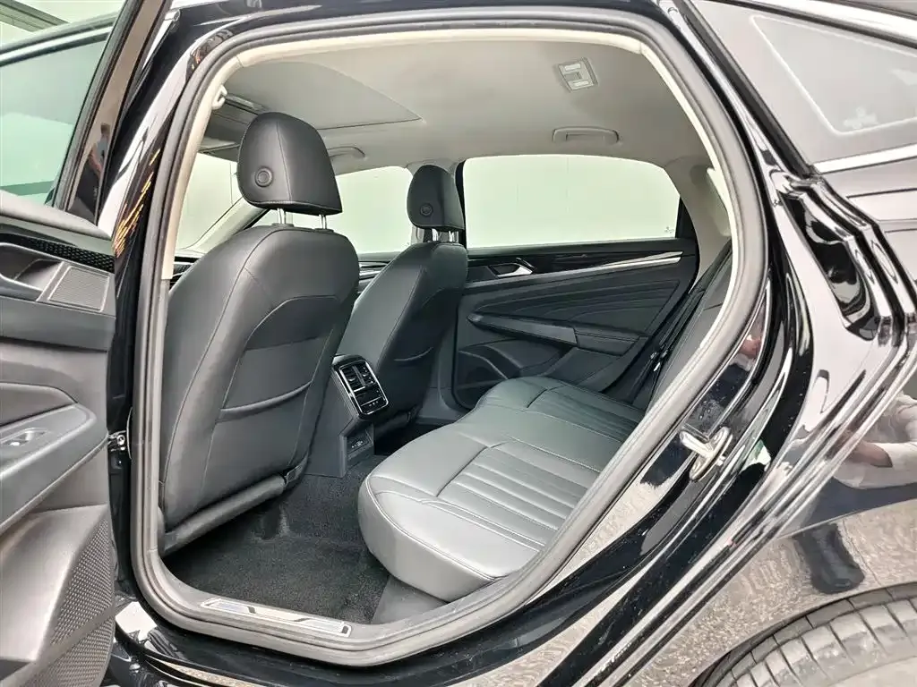 Volkswagen Passat New Energy 2022 из CN, фото 8