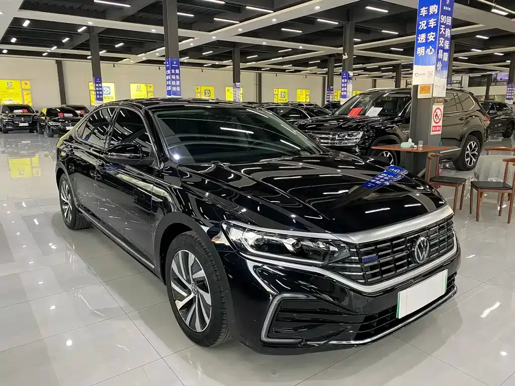 Volkswagen Passat New Energy — фото 2