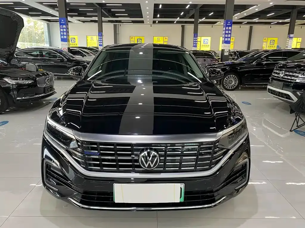 Volkswagen Passat New Energy — фото 3