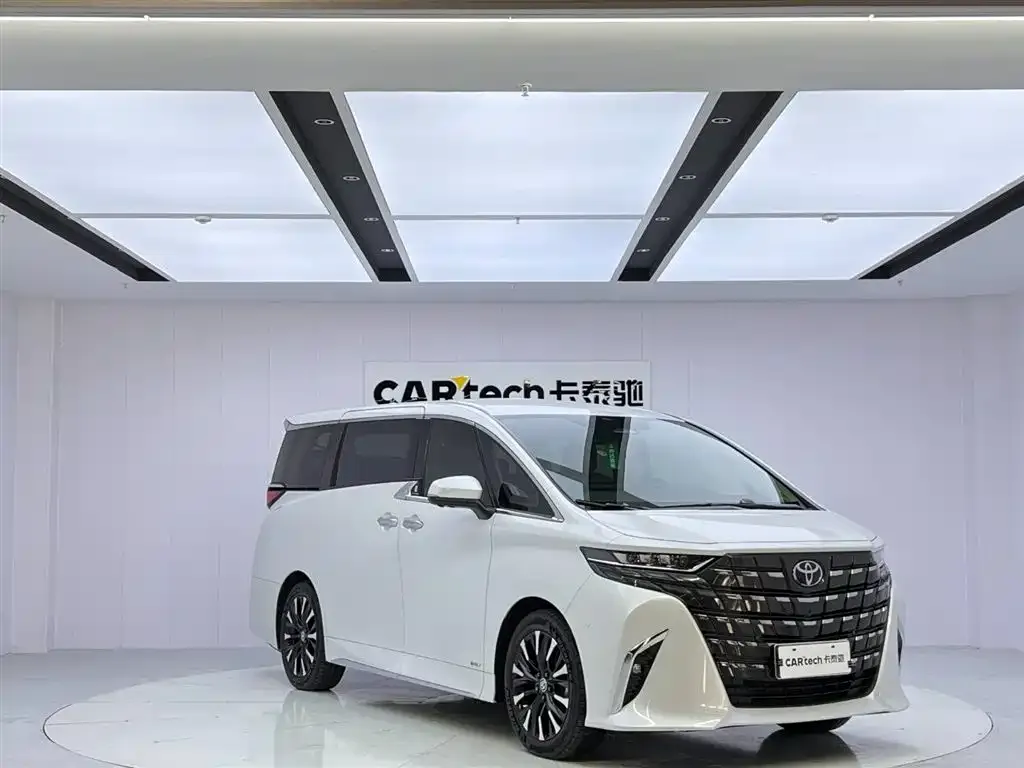 Toyota Alphard — фото 7