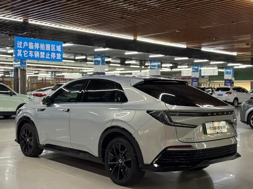 Honda e:NP2 2024 из CN, фото 5