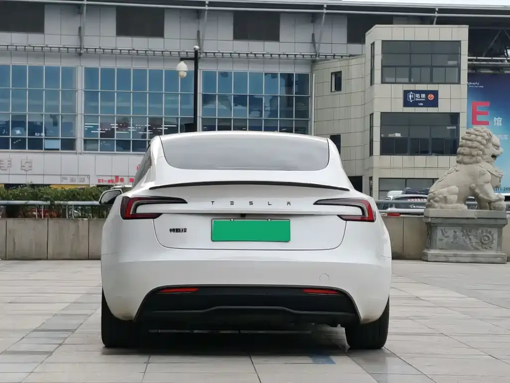Tesla Model 3 — фото 6