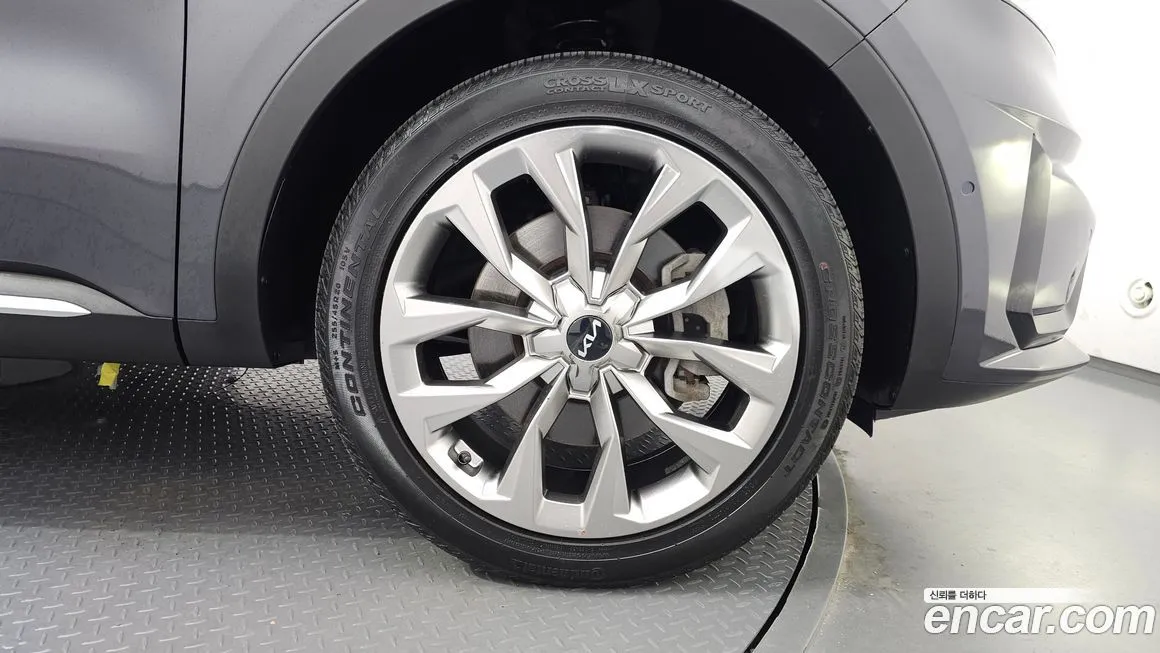 Kia Sorento — фото 5