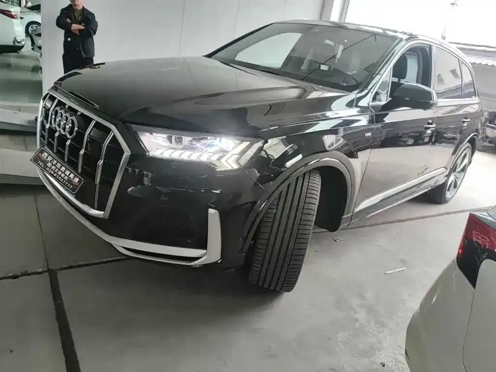 Audi Q7 — фото 2